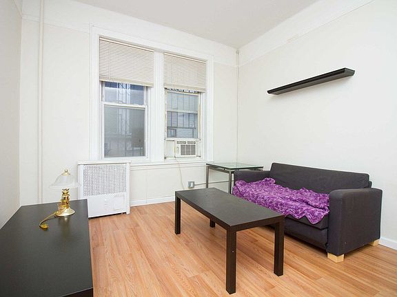 3rd image of 446 Suydam St APT 1F