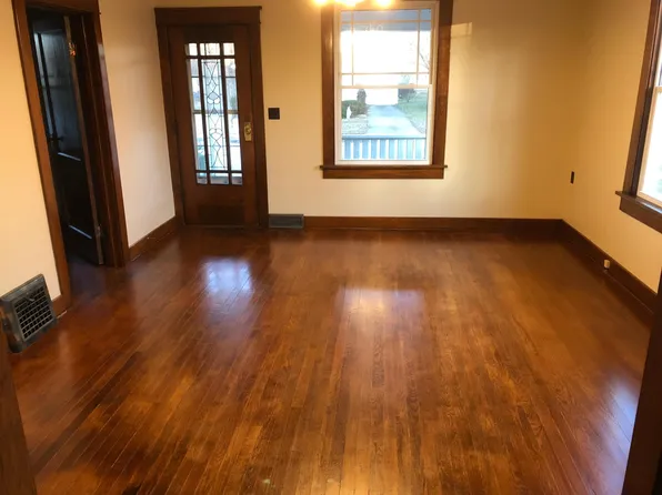 511 N 1st St, Effingham, IL 62401