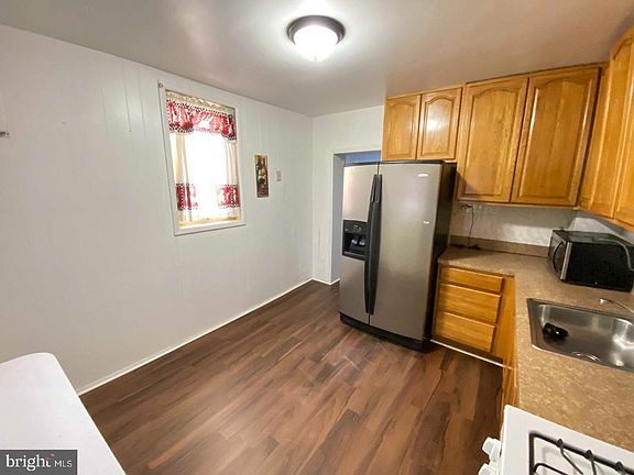 4th image of 3027 Weikel St