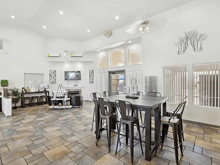The Village at Sun Valley Apartments — Photo 10