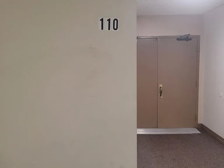 100 - Kimberly Apartments — Photo 15