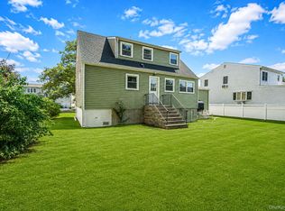 556 S Bayview Avenue, Freeport, NY 11520