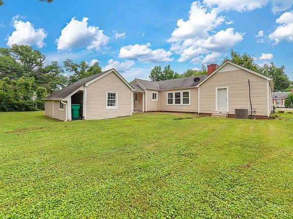 3rd image of 113 Iris Dr