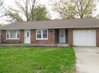 211 N Woodlawn St, Olney, IL 62450