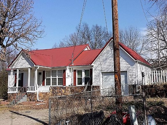 2nd image of 720 N 27th St
