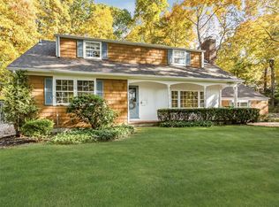 85 Woodchuck Hollow Rd, Cold Spring Harbor, NY 11724