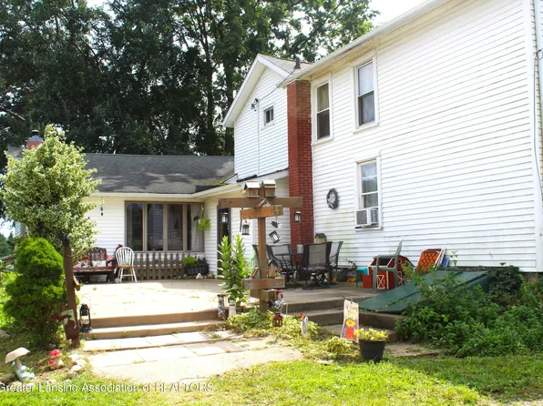 1144 Lawrence Hwy, Charlotte, MI 48813