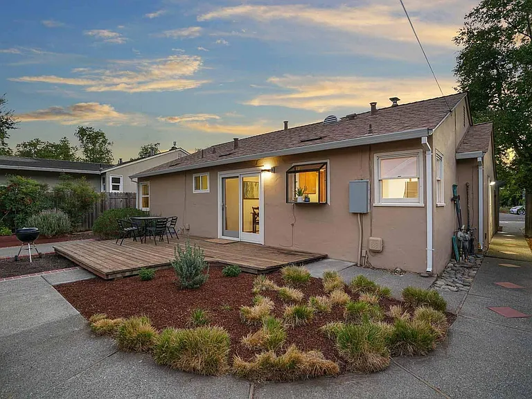 832 Eureka Ave — Photo 23
