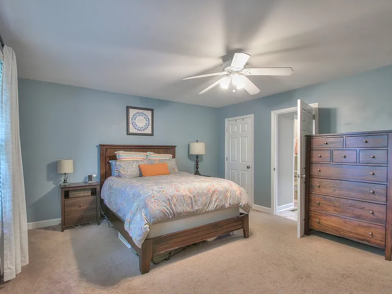3321 Lealand Ln — Photo 16