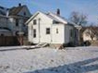 2139 W 4th St, Davenport, IA 52802