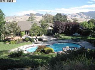 685 Castle Rock Rd, Walnut Creek, CA 94598