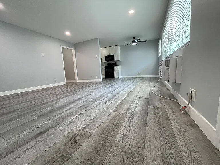 7237 Amigo Ave #6, Reseda, CA 91335 — Photo 3