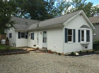 4 Lawrence Trl, Port Murray, NJ 07865
