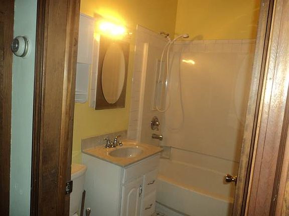 3rd image of 5012 Montfaucon St