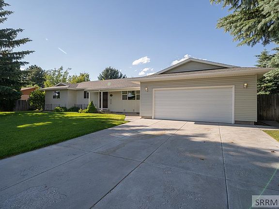 2nd image of 2431 Eastview Dr