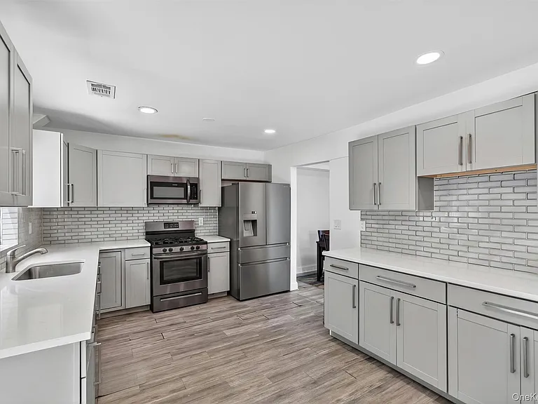 202 Concord Ln — Photo 13