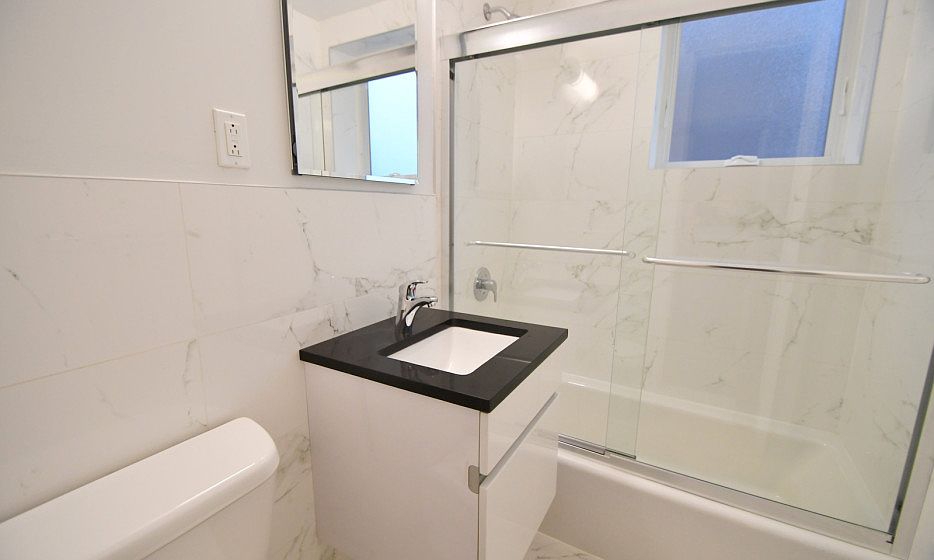 Harbor House - bathroom - H25-02G Reno