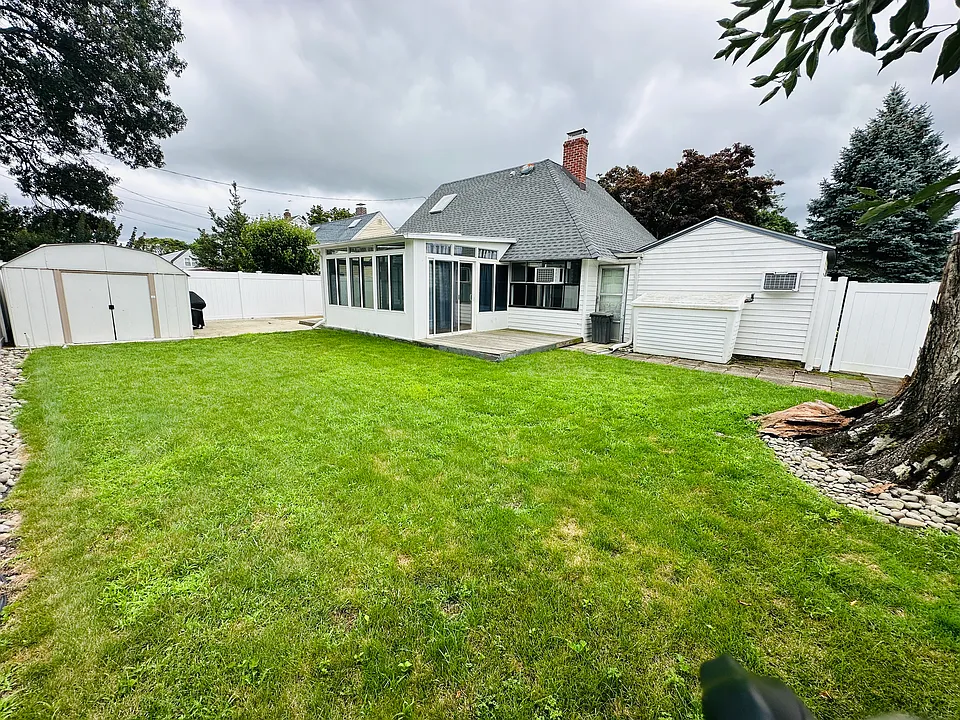 25 Summit Ln