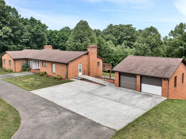 7306 Jeters Chapel Rd, Vinton, VA 24179