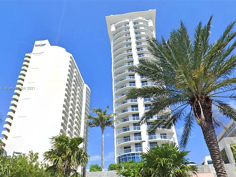 17215 Collins Ave — Photo 8