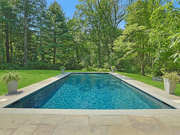 4th image of 360 Crow Hill Road