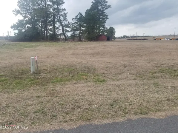 10 Windy Ridge Drive, Williamston, NC 27892