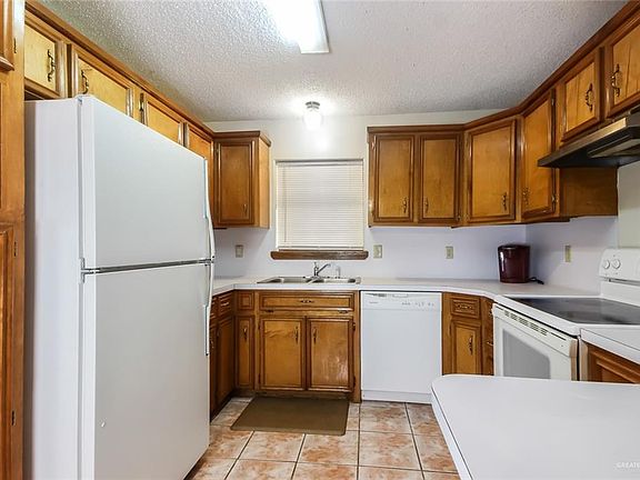 3rd image of 3217 Oriole Ave