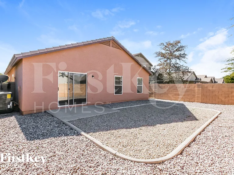 2532 E Olivine Rd — Photo 18