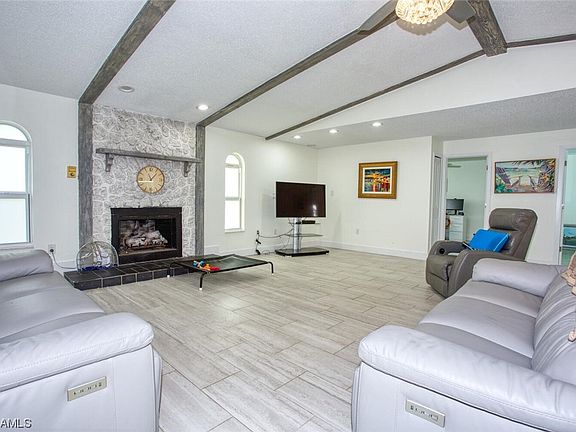 5th image of 506 SW 52nd St