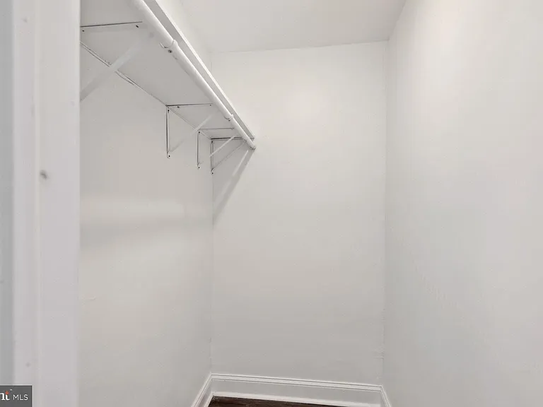 502 S Haven St — Photo 8