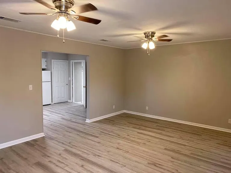 505 N Carroll St — Photo 5