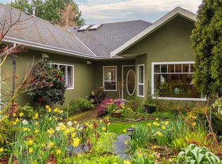 1058 Holly Park Rd, Central Saanich, BC V8M 2H1