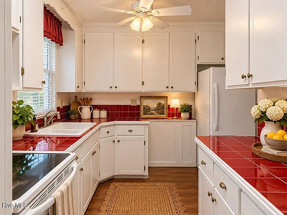 5th image of 507 W 20th Street