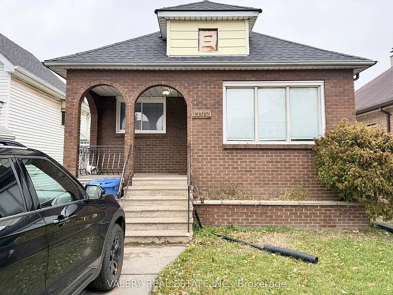 1102 Langlois Ave — Photo 2