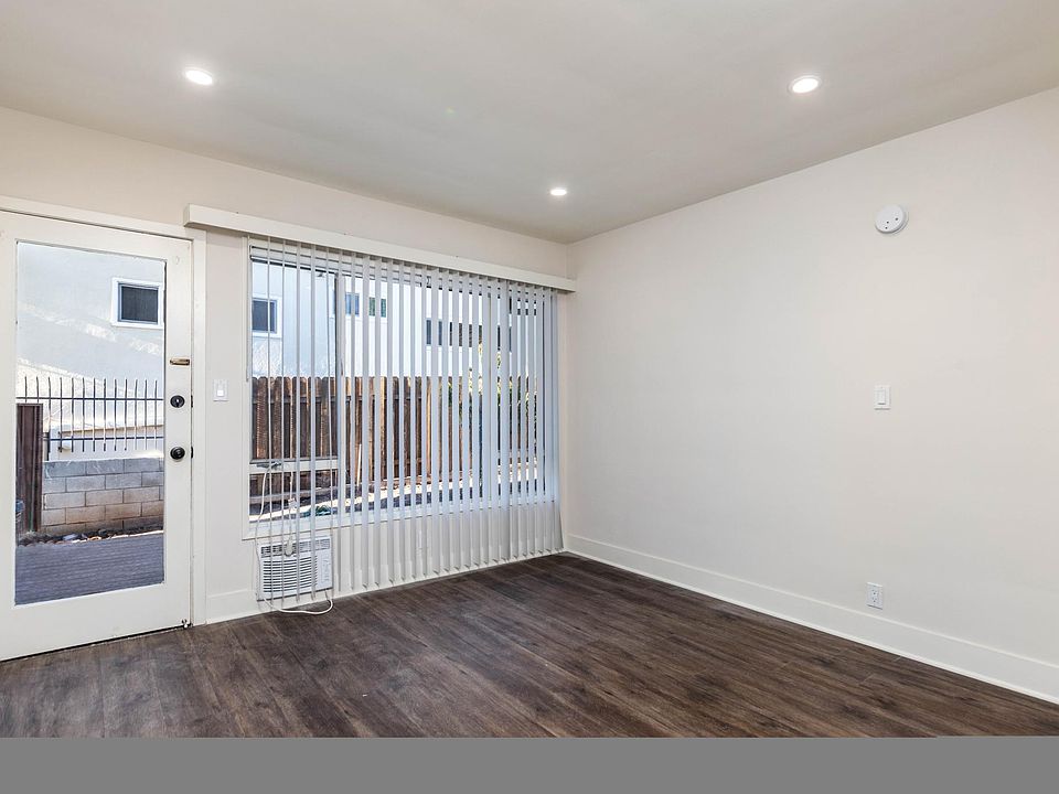 2nd image of 1259 Berkeley St #1259