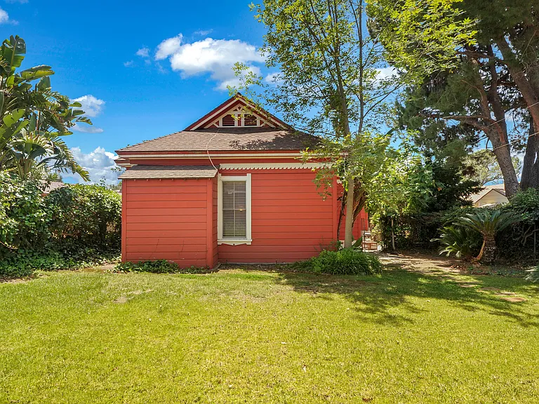 703 Manzanita Ave — Photo 33