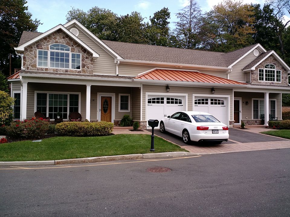 1st image of 44 Avner Ln