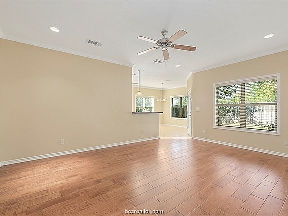 2nd image of 994 Skrivanek Dr