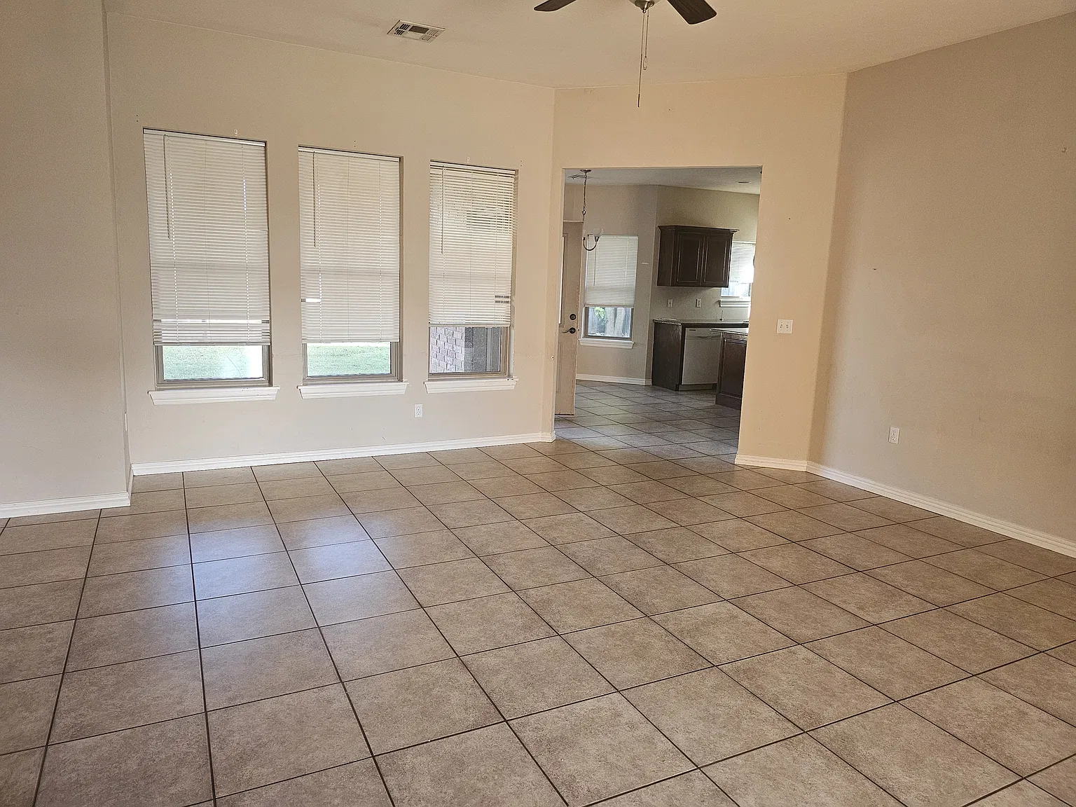 3 bed, 1661 sqft, $1,650 — Photo 3