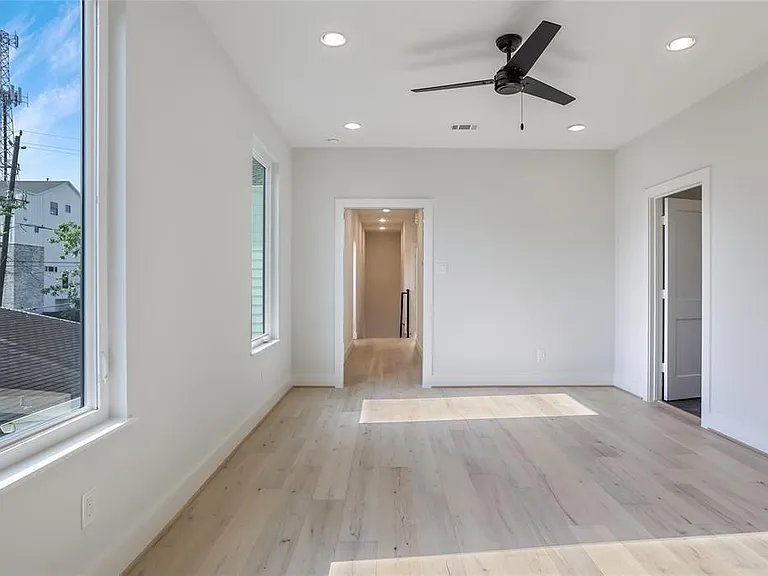 1112 Dart St — Photo 17
