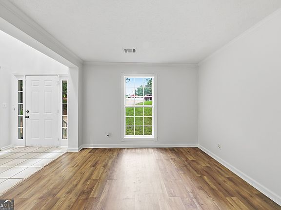 2nd image of 208 Foxdale Ct