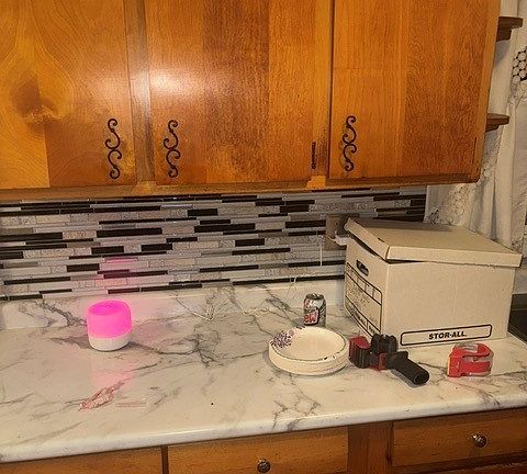 4th image of 1600 Difford Dr