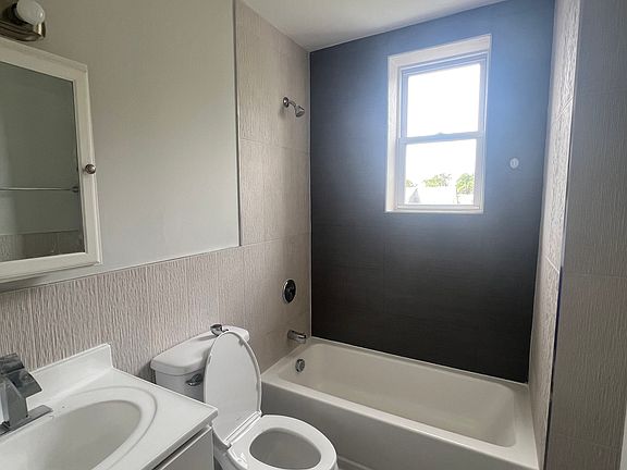 4th image of 175 Munn Ave #33
