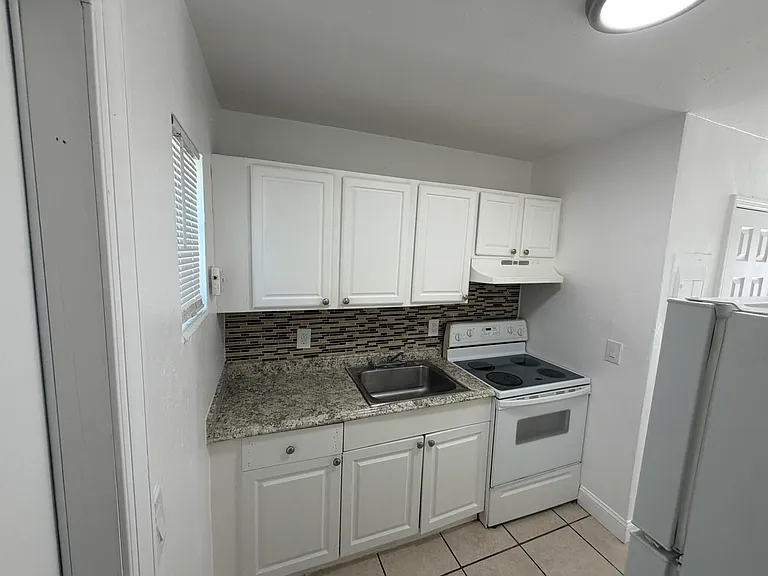 1021 Henrietta Ave — Photo 9