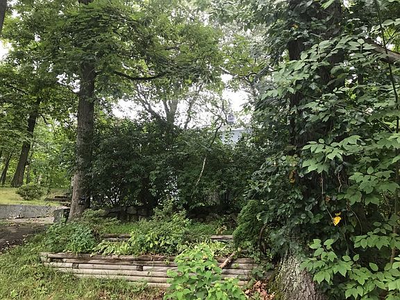 3rd image of 3 Woodland Ave