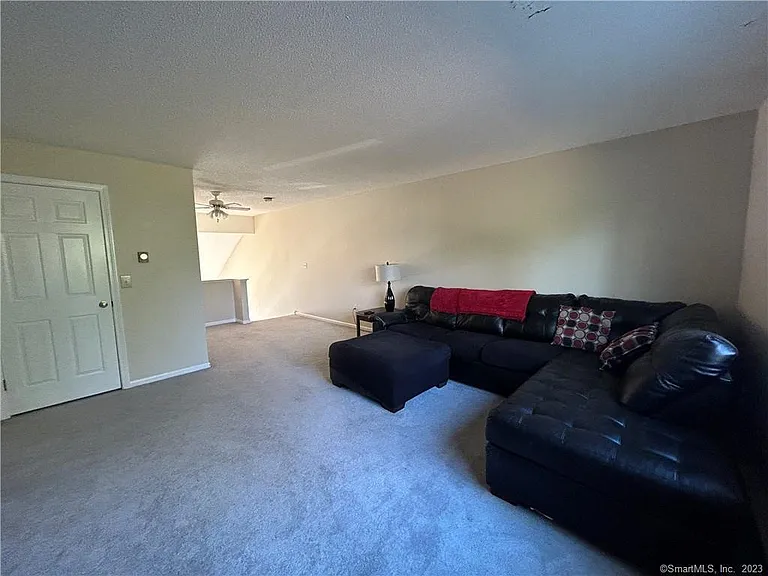 35 Ruth St #34 — Photo 11