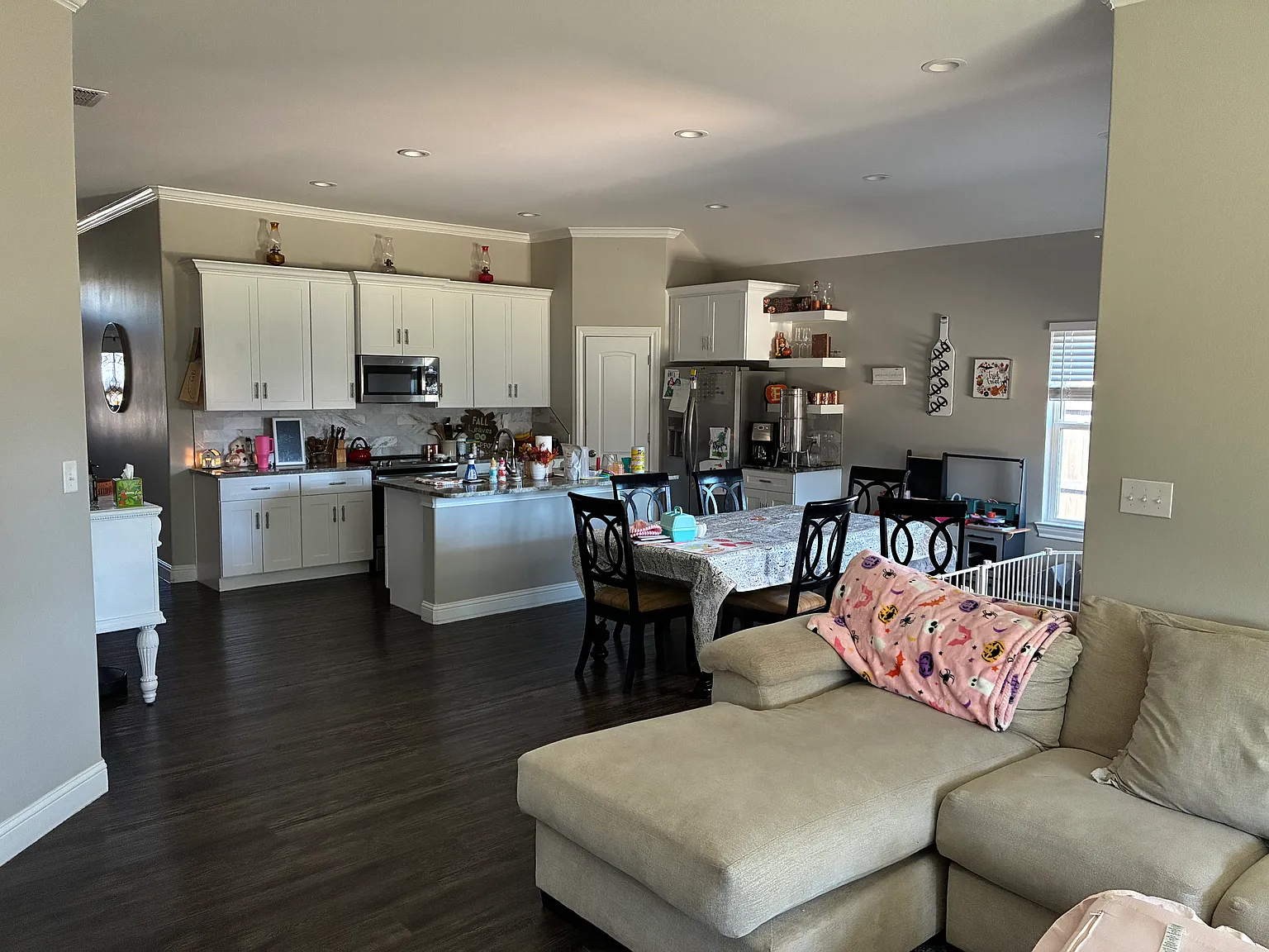 4 bed, 1800 sqft, $3,250 — Photo 3