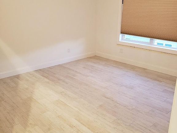 4th image of 20 Cordelia Ave #2