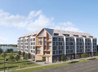 31 Huron St #205, Collingwood, ON L9Y 1C4