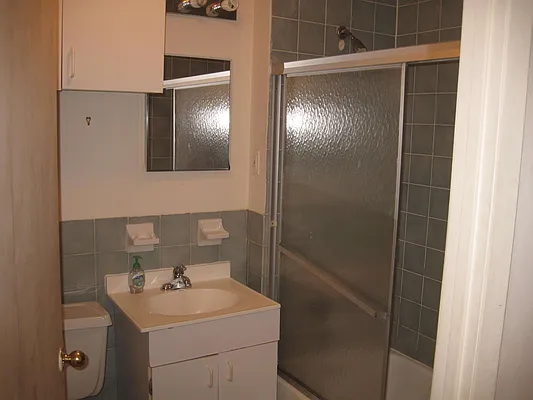Rented by 18 REALTY | media 11